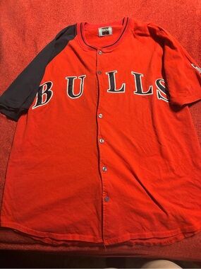 Red Chicago Bulls Button-Up jersey Shirt legends Athletic USA size Large